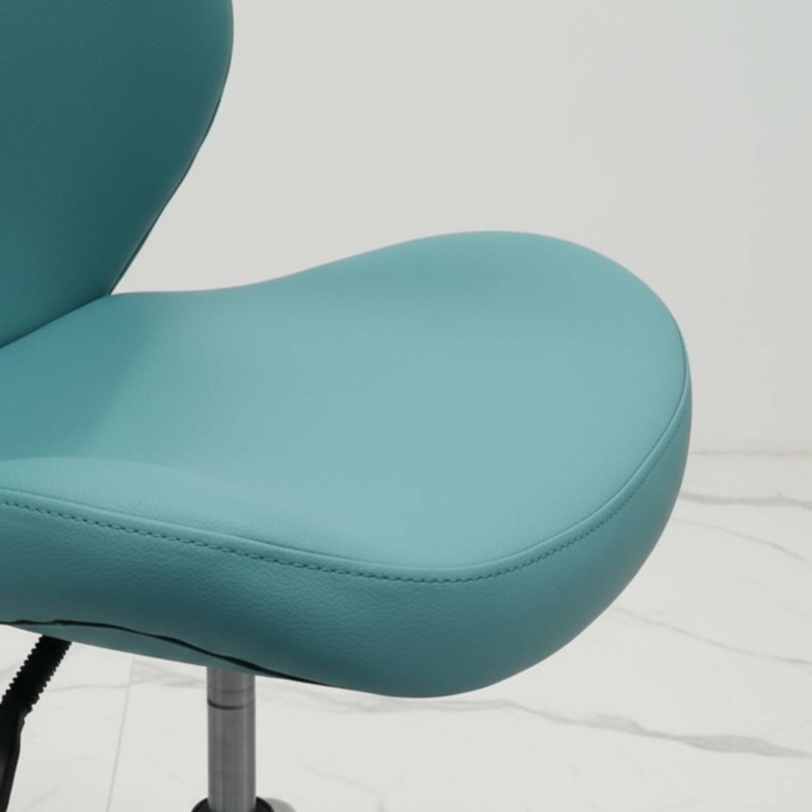 Мягкое офисное кресло с поворо – обзор и цена Office Furniture